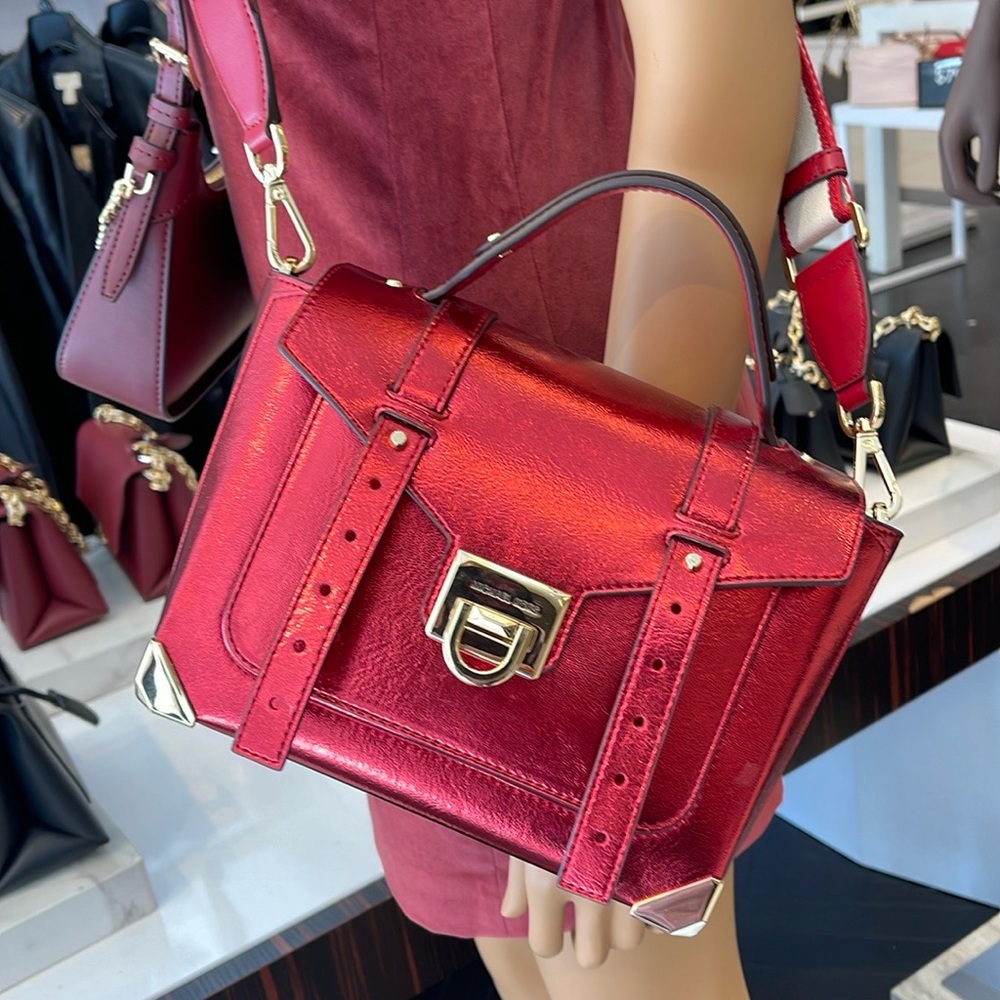 MICHAEL KORS
Manhattan Md TH SCHOOL Crackled Metallic Leather SATCHEL
Crimson - Picture 7 of 16